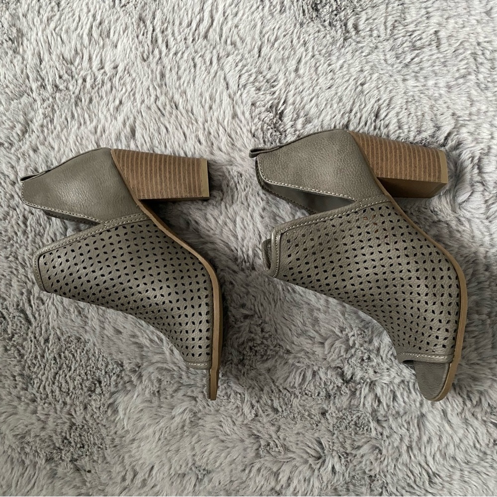 Open Toed Booties - Picture 3 of 4